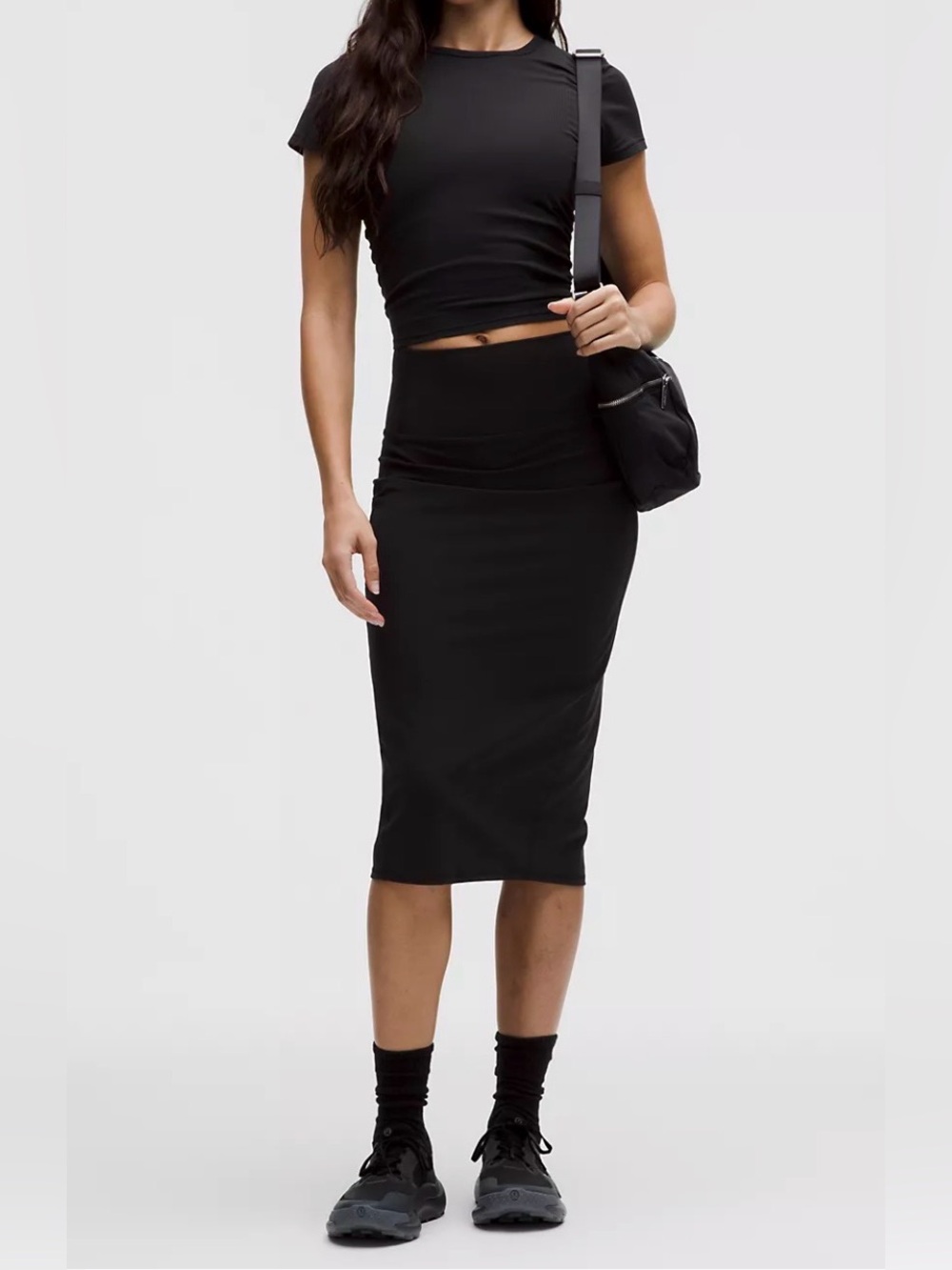 Lululemon Nulu Slim-Fit High-Rise Skirt
Size 2